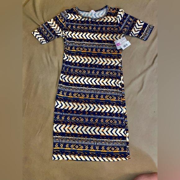 LuLaRoe Dresses & Skirts - Lularoe Julia dress
